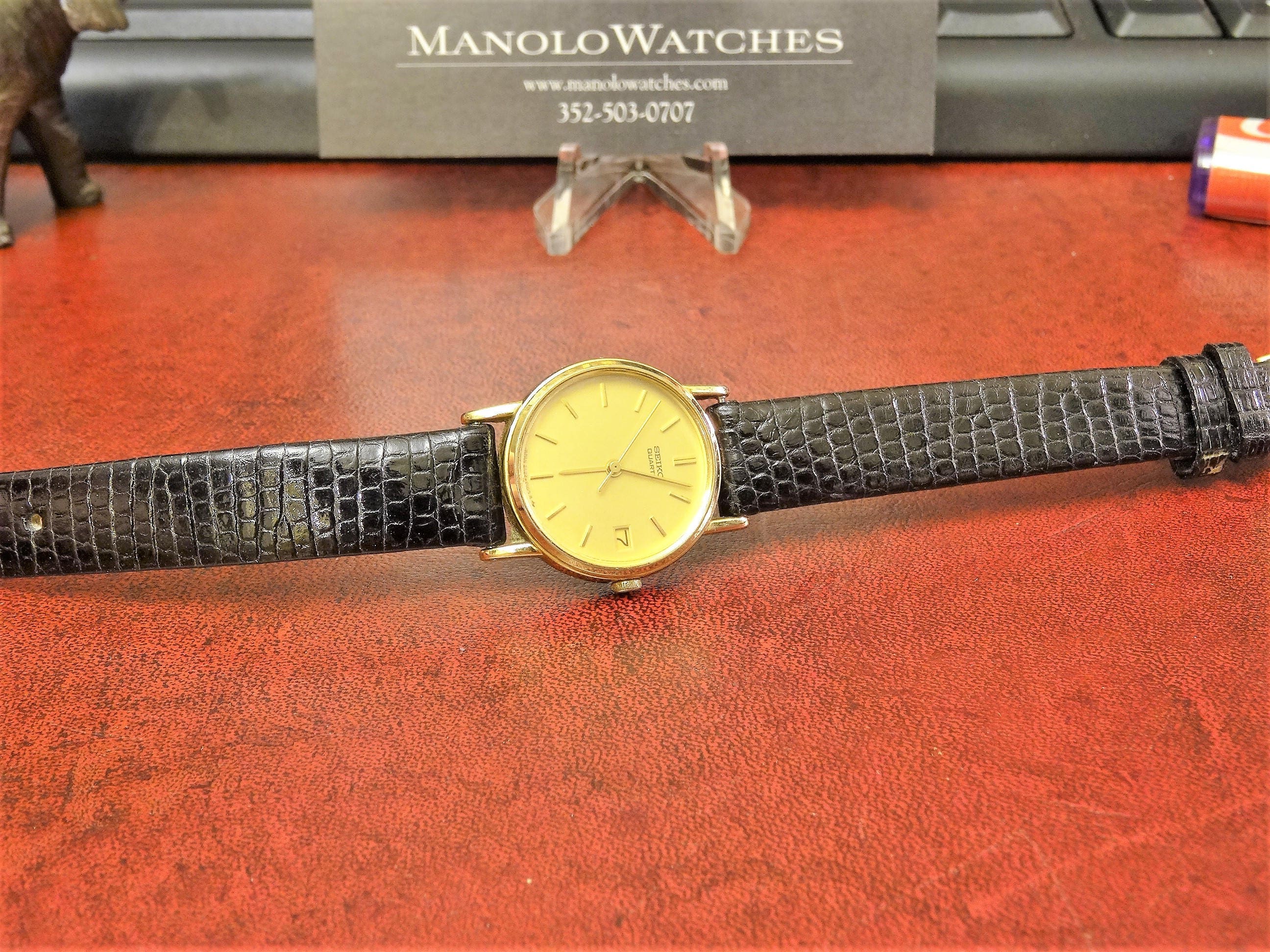 Seiko ヴィンテージレディースクォーツ Vintage Seiko 1984 Ladies Dainty Quartz Watch 17mm 6.25