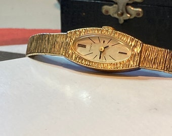 Vintage 1973 Timex Goldtone Hand Winding 17 Jewel Ladies Watch Wristwatch Timex 17 Jewels Wristwatches | eBay main image 3
