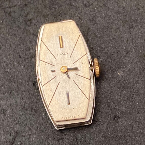 Vintage 1973 Timex Ladies Watch, Gold Tone 17-jewels, Hand  display picture 1