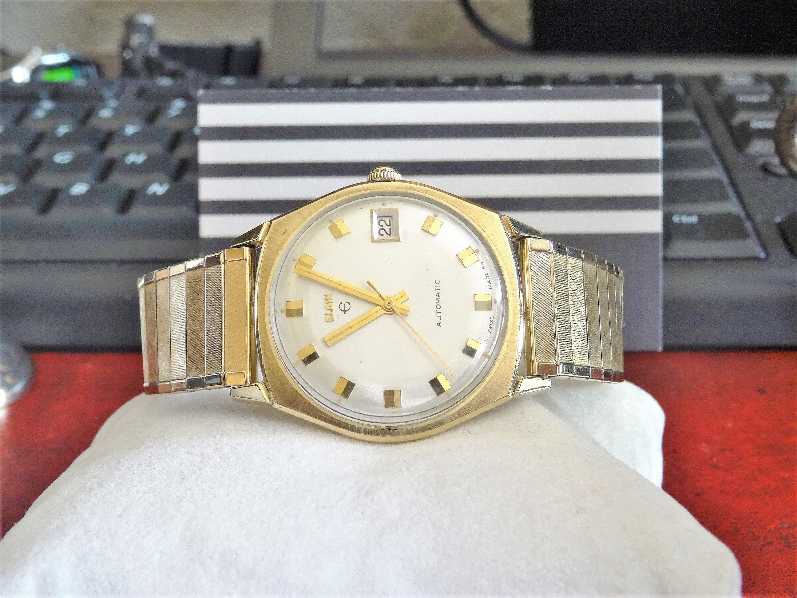 elgin gold watches
