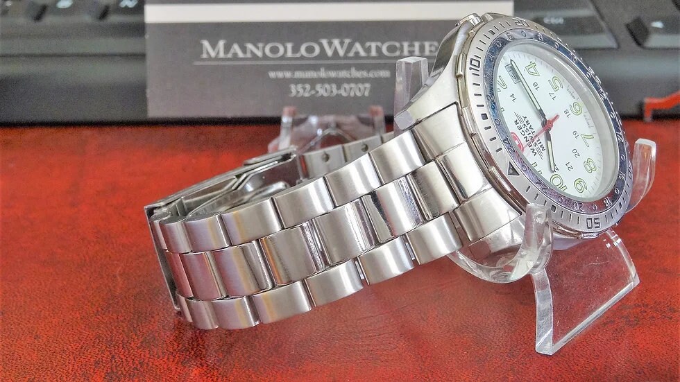 Wenger Swiss Military 100 M W.R. 回転ベゼル日付メンズ腕時計、20 mm