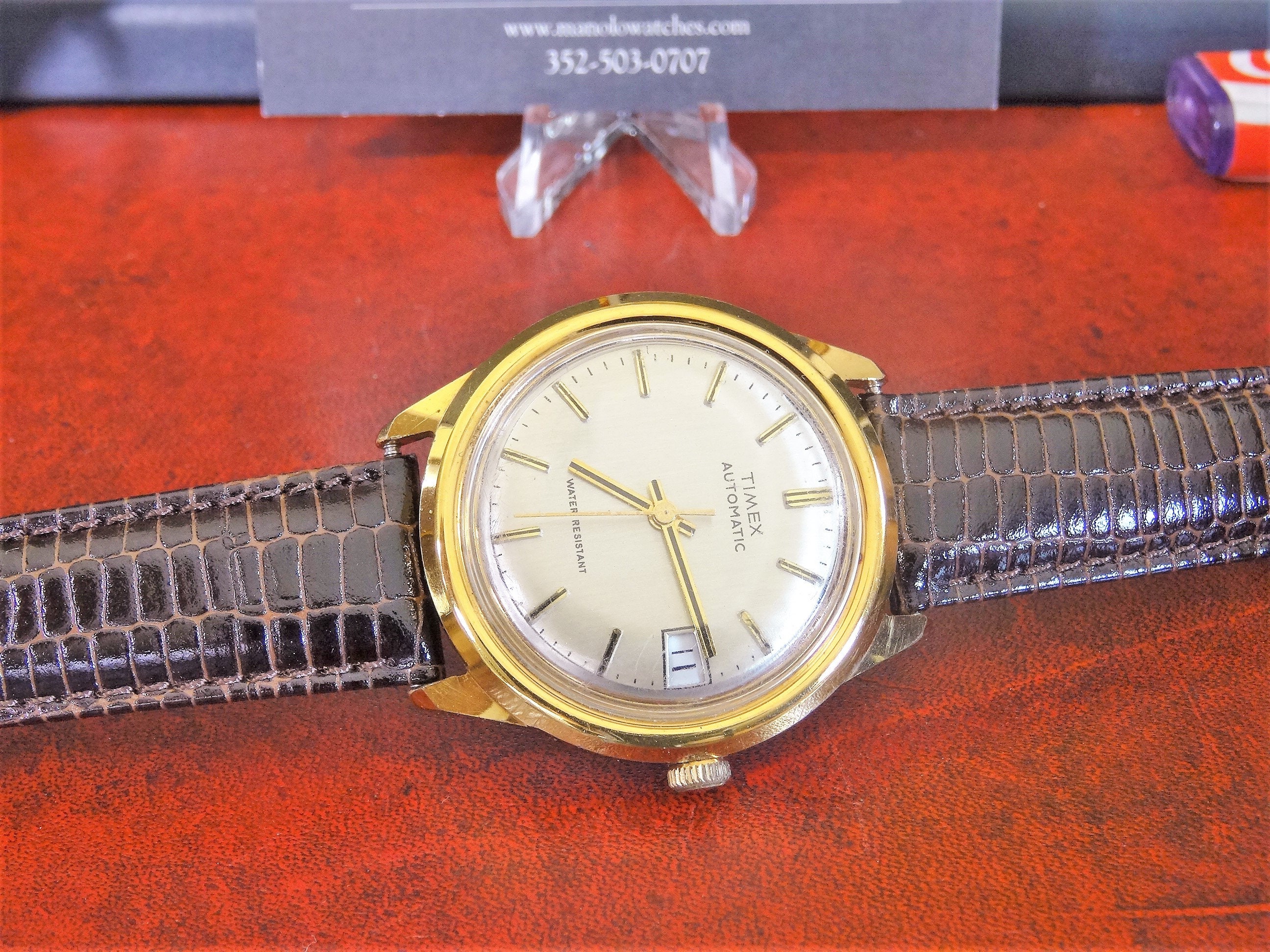 Vintage Timex Gold Tone Automatic Water Resistant Mens Watch