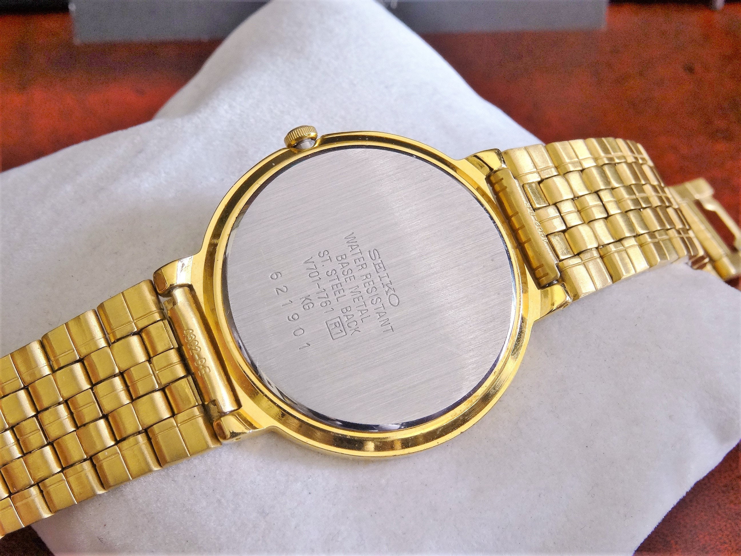 1995 Seiko Gold Tone Water Resistant Men's Watch W/ 18mm - Etsy