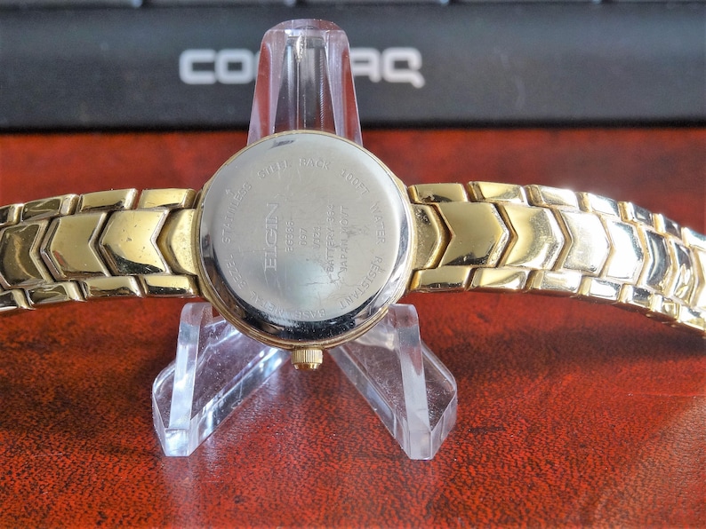 Vtg Elgin Gold Tone 100ft Water Resistant Ladies Watch W/ 11mm Gold ...