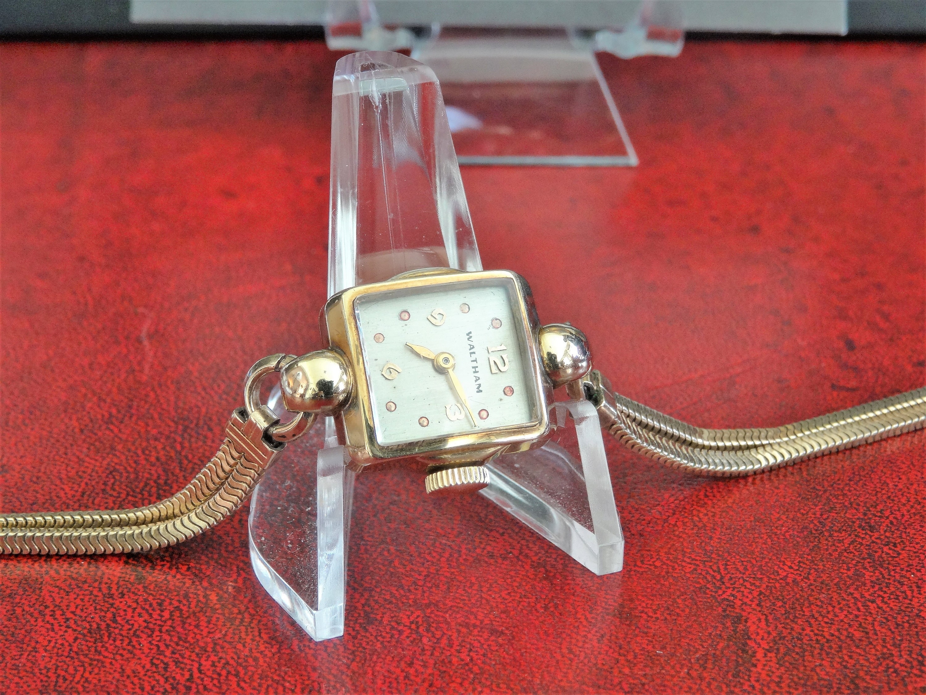 Montre Vintage Waltham En Or Blanc 14 Carats - Mécanique à Remontage Manuel - Occasion Très Bon état