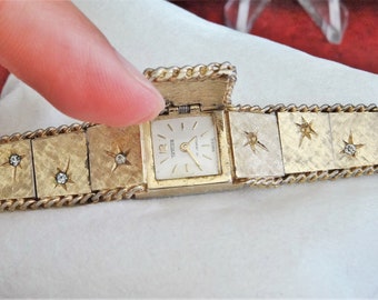 Vintage Swank 17 Jewel Ladies Bracelet Watch Gold Tone Analog Mechanical  14mm