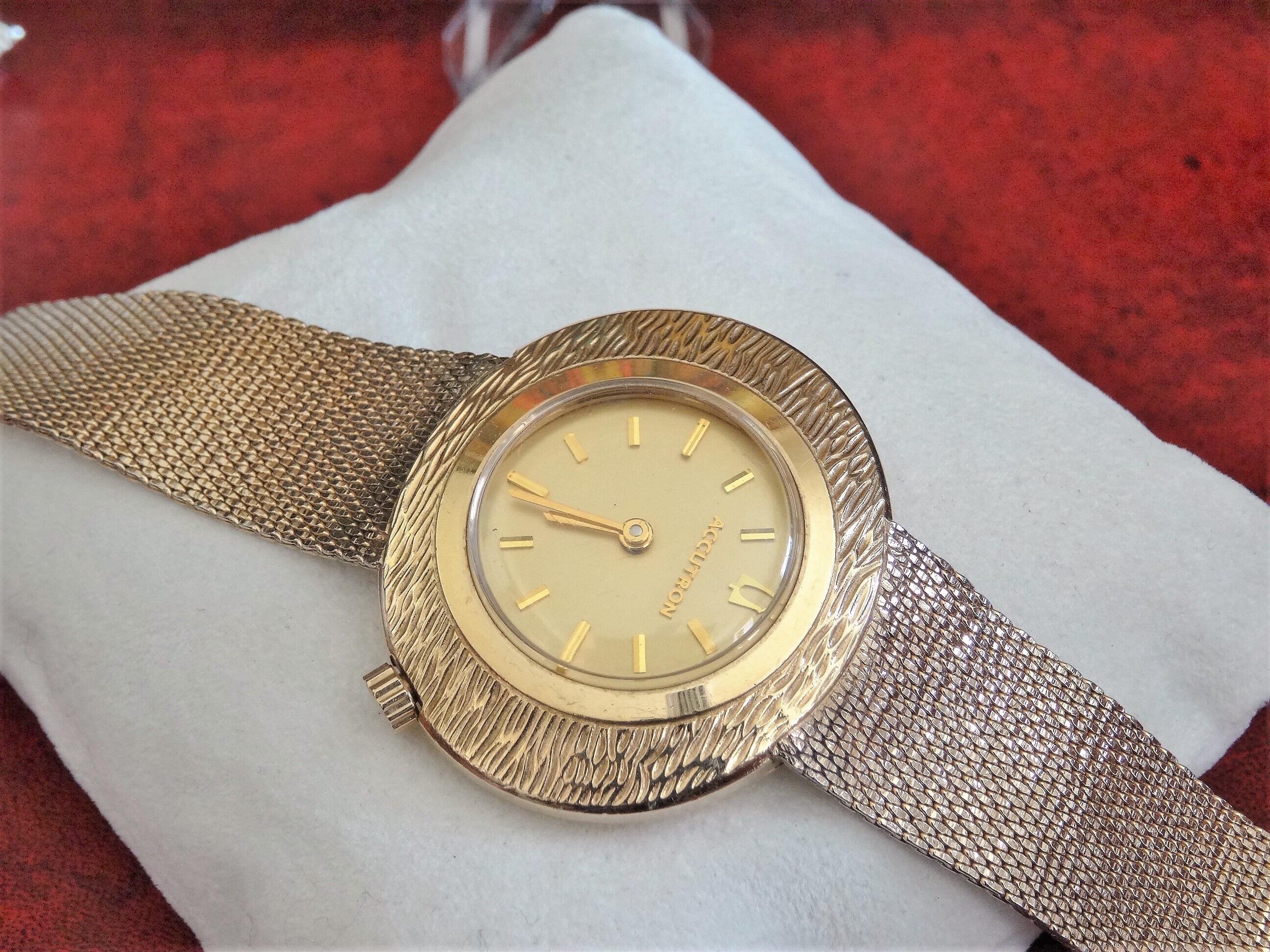1971 年製ヴィンテージ Bulova Accutron 10K G.F. 音叉式