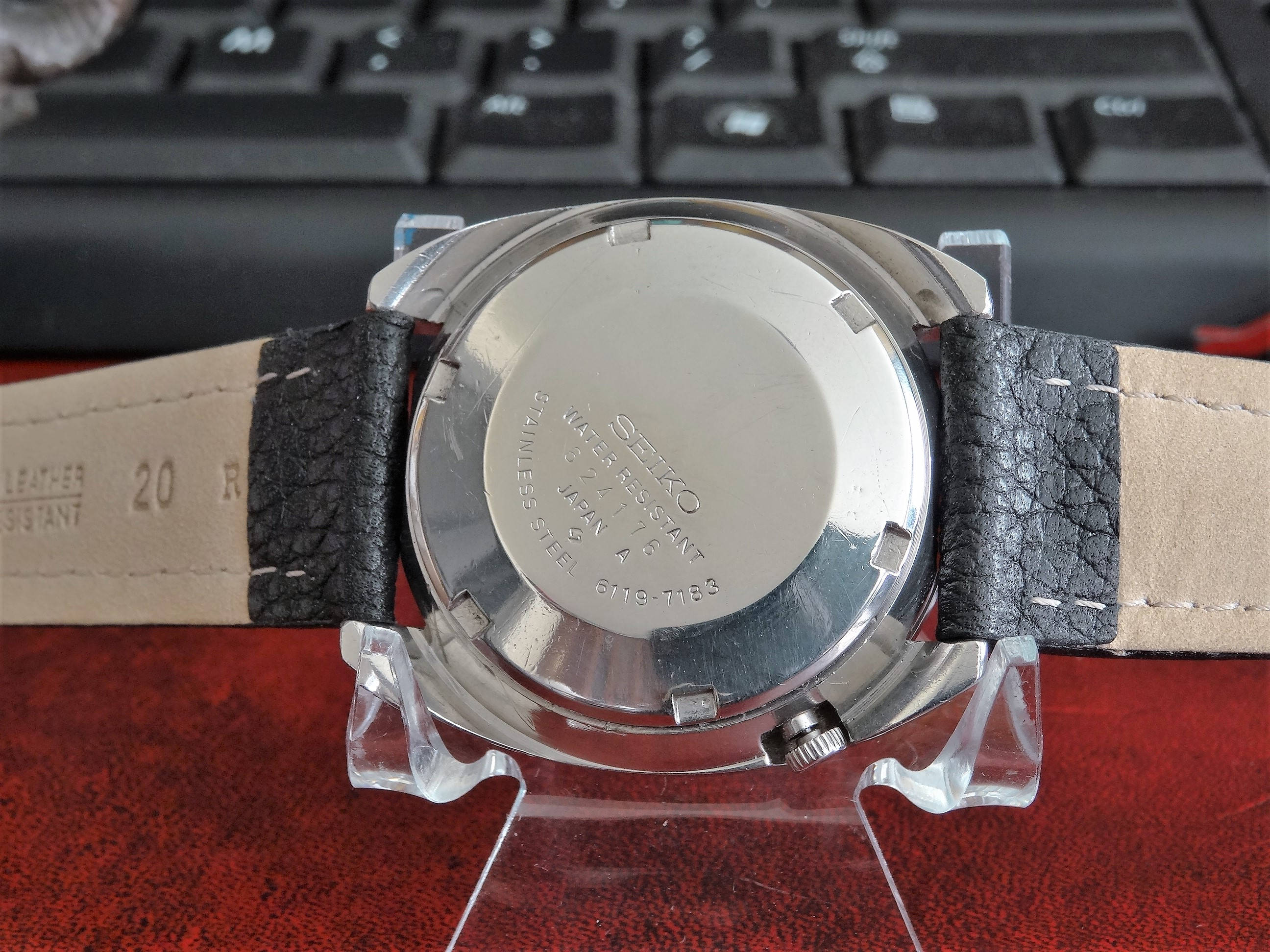 Vtg 1976 Seiko Automatic 21-jewels W.R. Men's Watch W/ 20mm Gen