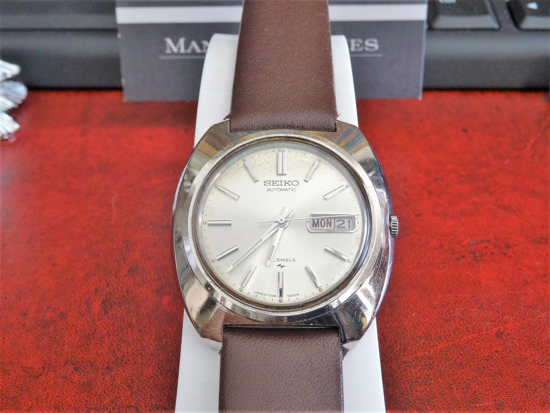 Vtg 1980 Seiko Automatic 21 jewels Day date Men s Watch W 20mm Gen Leather Band Etsy Canada