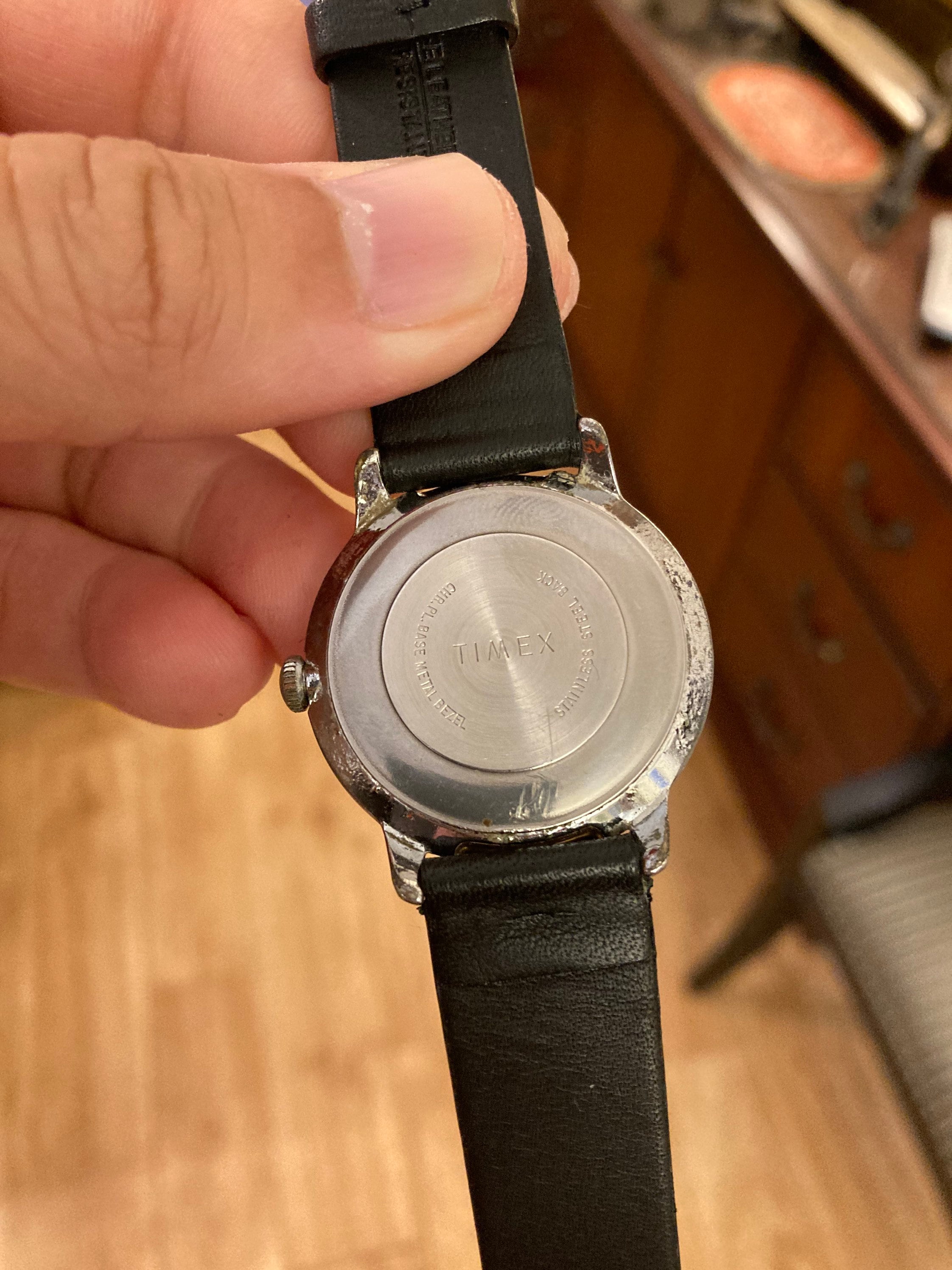 ヴィンテージ 1974 Timex 巻き上げ式防水日付表示メンズ腕時計