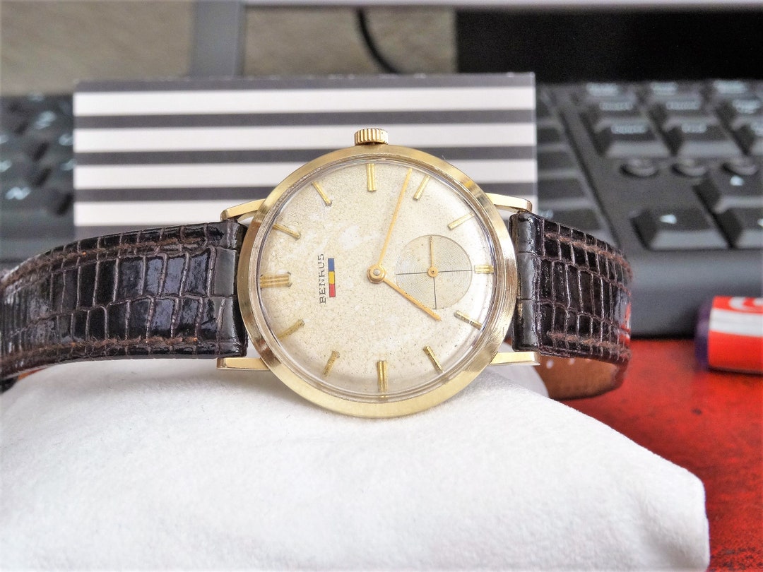 Vintage 1958 Benrus 14K Gold Engraved 17 Jewels Men's Watch W