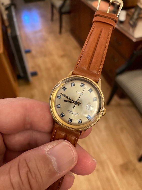 Vintage 1975 Timex Automatic Water Resistant Date… - image 1