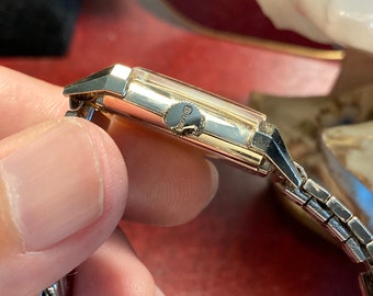 稼働品　BULOVA ブローバ スイス製 アンティーク 　10Ｋ　ROLLED VINTAGE SWISS BULOVA 10K ROLLED GOLD PLATED DIAMOND LADIES