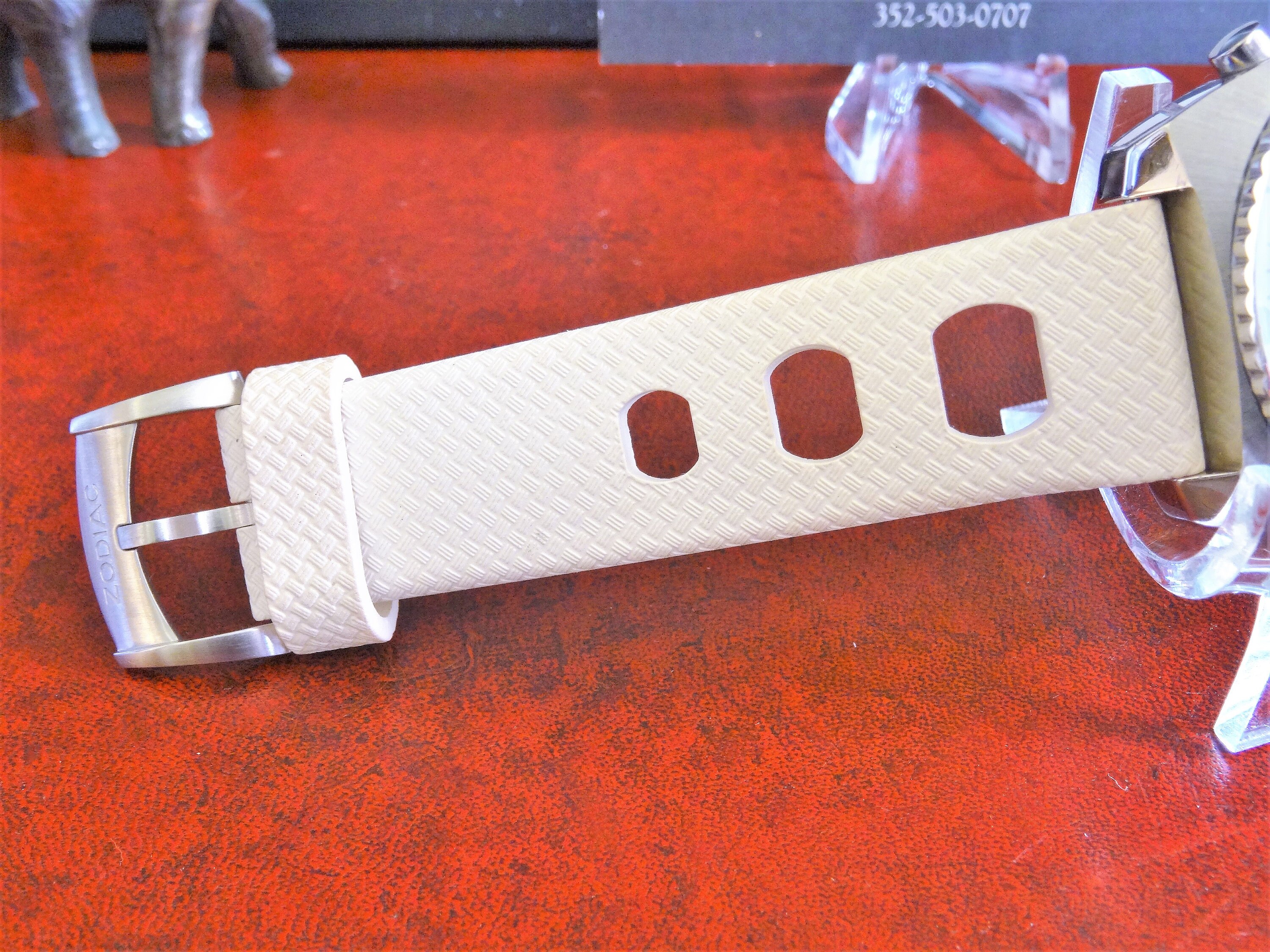 Zodiac Seadragon Swiss Tachymeter W.R. 100M Men's Watch W/ 20mm