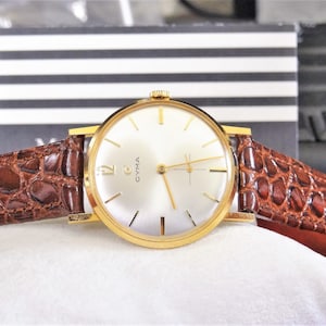 Vtg NOS Cyma 20 Micron Gold Plated Winding Swiss 17-J Men&#39;s Watch w/ 15mm Band!