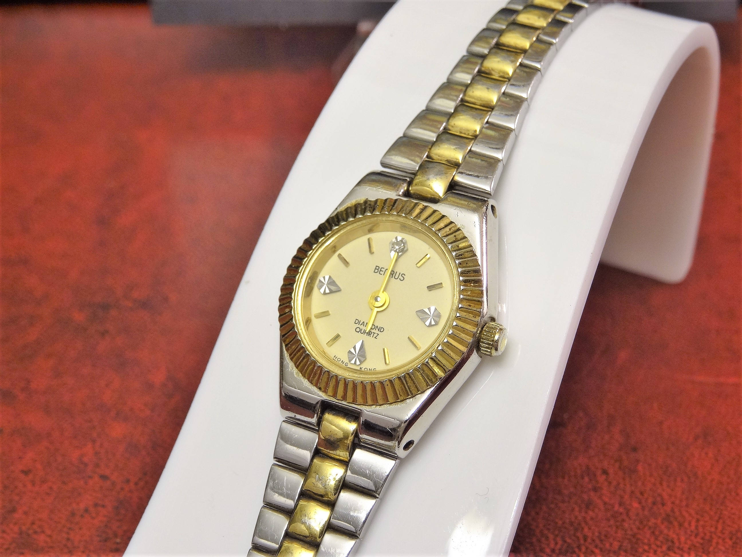 1970 年代のヴィンテージ Benrus ダイヤモンド オイスター クォーツ 