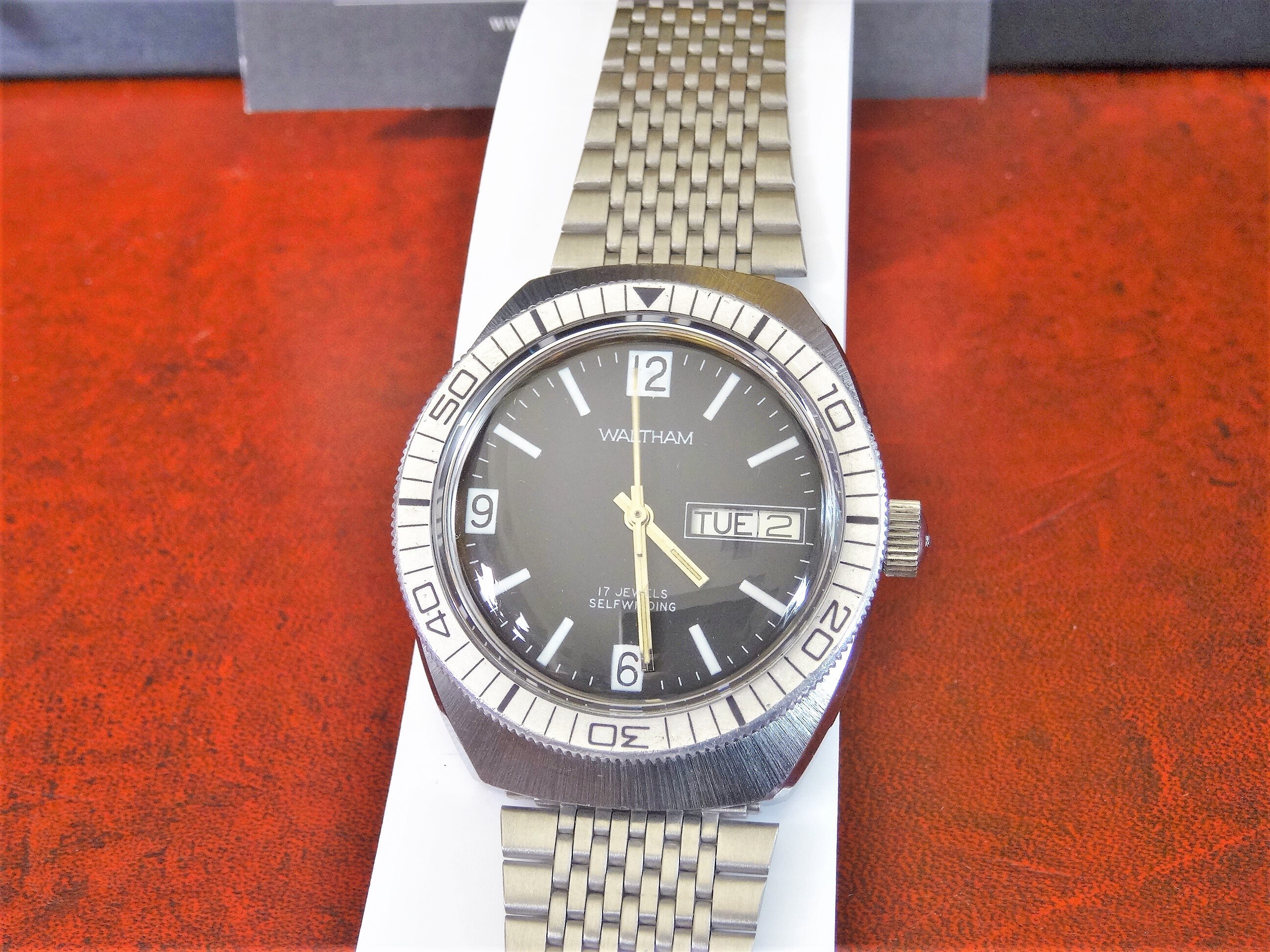 Vtg 1970s Waltham Automatic Day/date 17-J Men's Watch W/ 21mm St