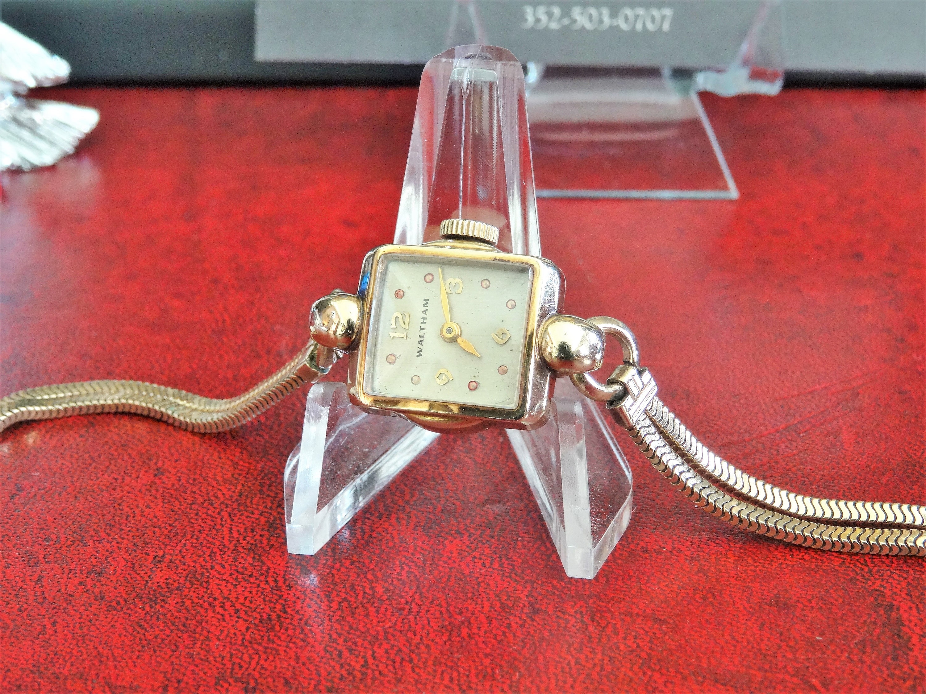 Montre-bracelet Vintage Waltham 17 Bijoux – Mécanique à Remontage Manuel, Années 1940, Fonctionne