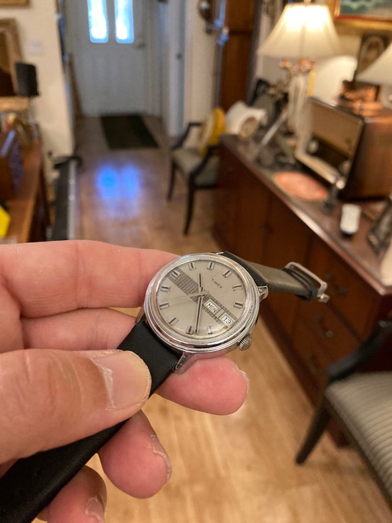 Vintage 1974 Timex Winding Water Resistant Date Men's… - Gem