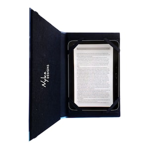 aufklappbare Tablet Hülle aus Karl May Buch Upcycling z.B. für iPad mini, Geschenk für Männer zdjęcie 2