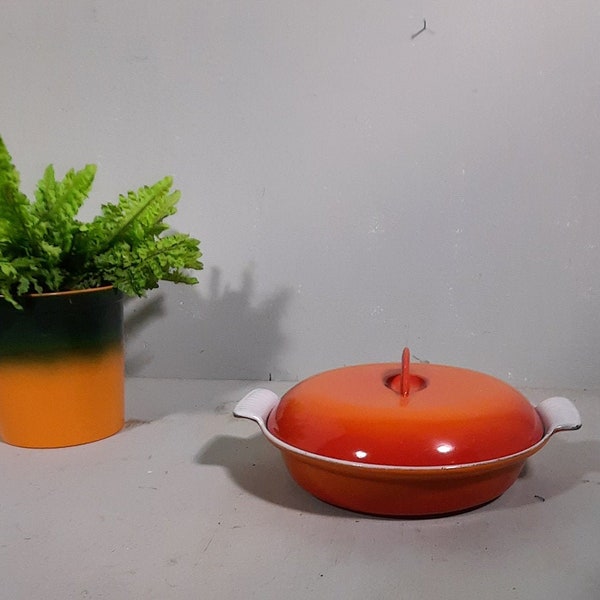 Vintage enamel DRU Holland 1950s Le Creuset style cast iron pan with lid baking dish orange retro