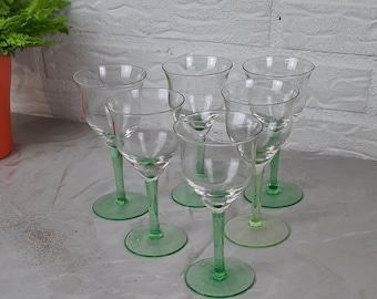緑色の脚にウラン製のワイングラス6個セット（ヴィンテージ） - Etsy 日本