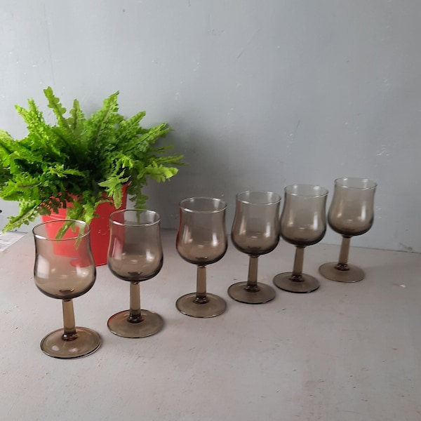 Set of 6 Lumiarc Tulip Wine Glasses vintage
