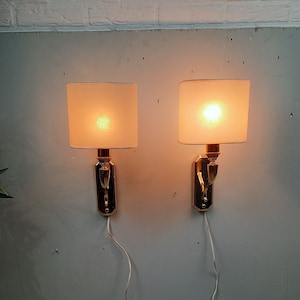 1 di 2 Lampada da parete in stile Hollywood Regency con paralume vintage.