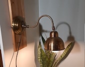 Antic style Brass wall lamp vintage.