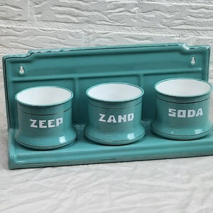 Rack de parede esmaltado turquesa raro, areia, sabão, refrigerante, vintage