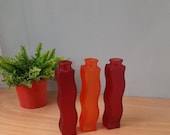 set van 3 IKEA Skämt-vaas,Sigga Heimis voor IKEA Squiggle-vaas  2x rood 1 x oranje