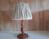 Mid-century teakhouten tafellamp met kap Deens design vintage