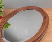 Vintage Ovale Grenen Spiegel met geslepen rand groot.