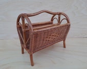 Rattan krantenbak lectuurbak vintage