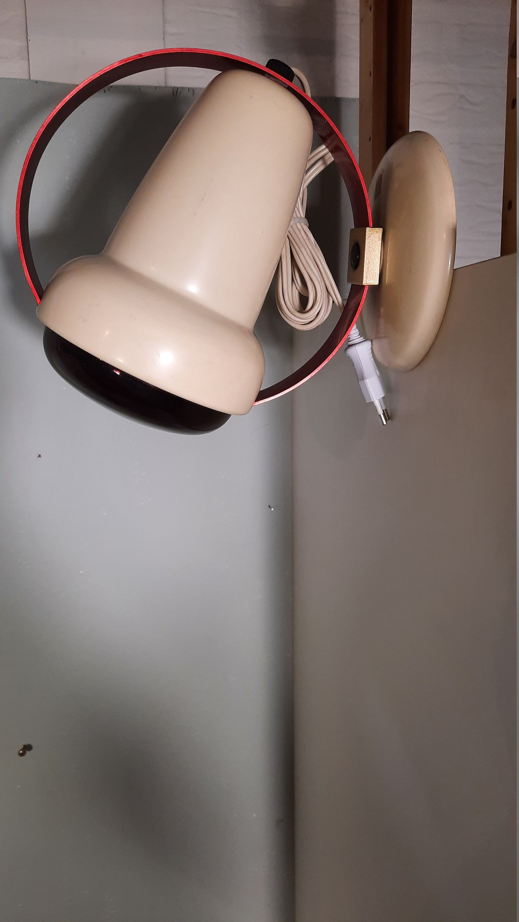 シャルロット・ペリアンがデザインした1960年代のPHILIPS Infraphilの 