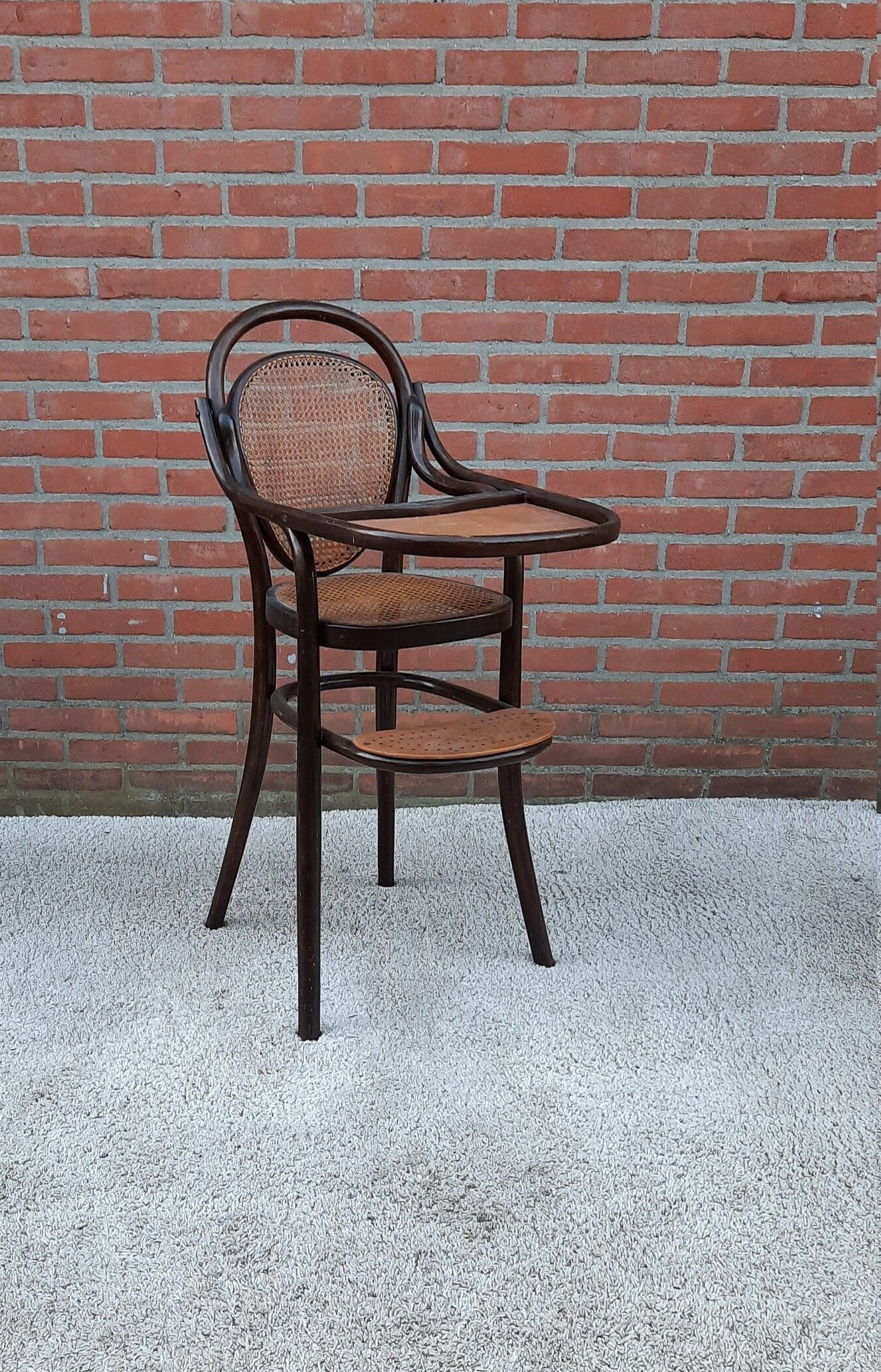 Bentwood high sale chair