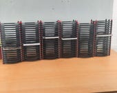 1 van 6 vintage CD rack black '90 met plaats voor 18 CD's.