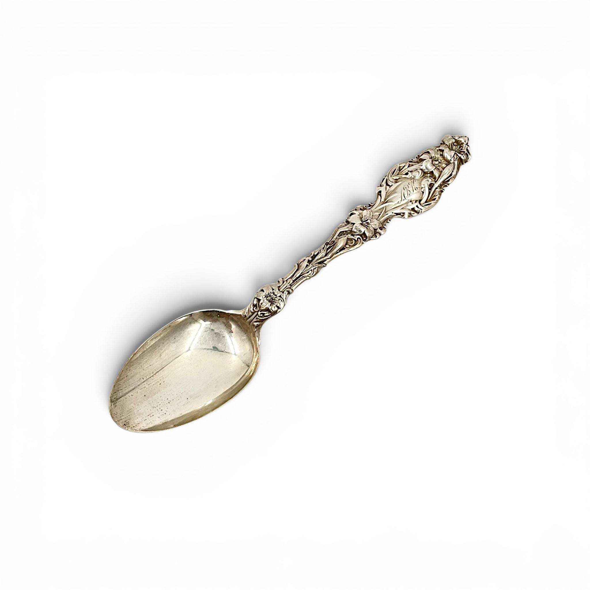 Whiting Lily - Etsy
