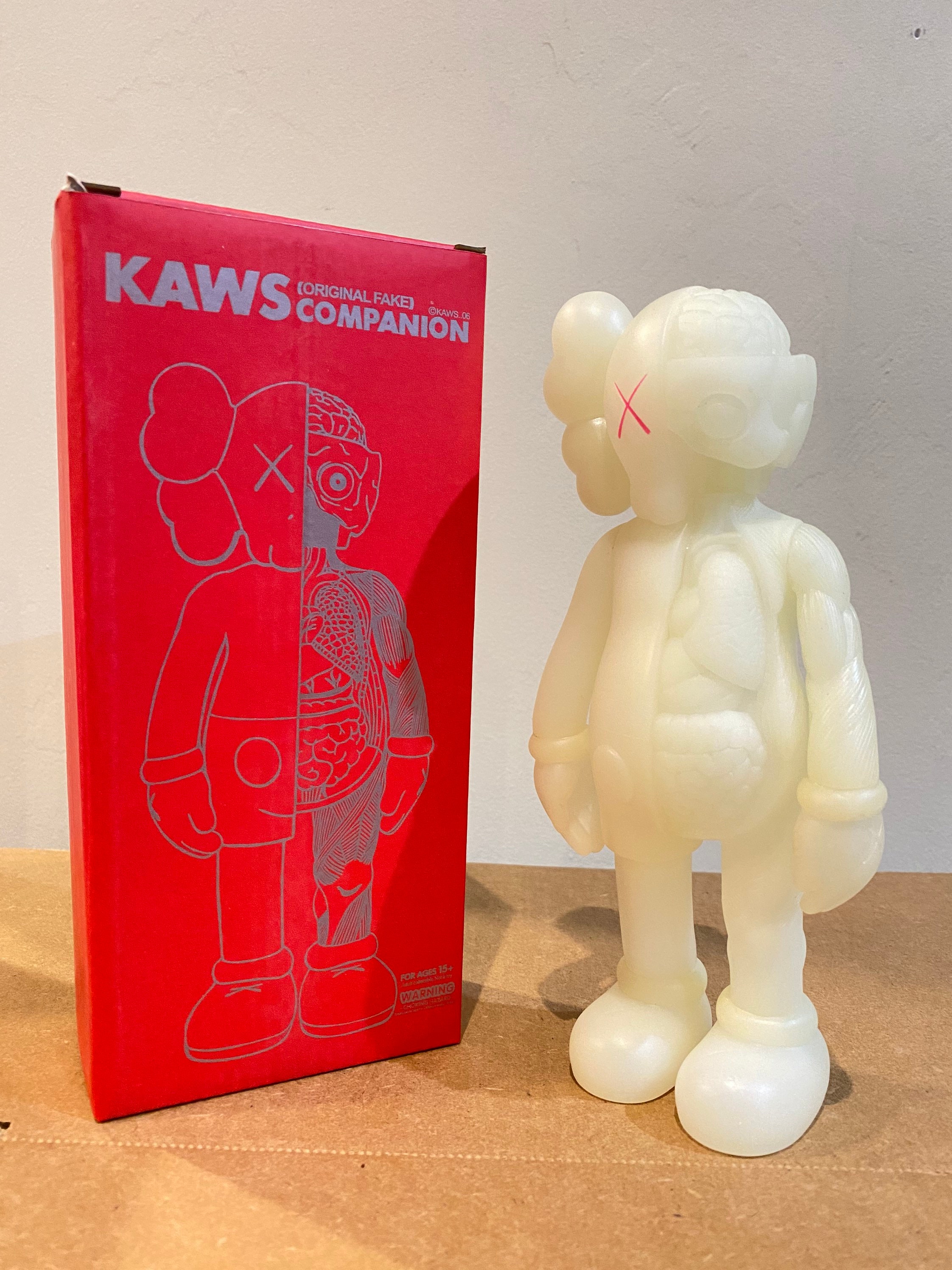 大きい割引 Original Fake × Gallery1950 灰皿 KAWS kids-nurie.com