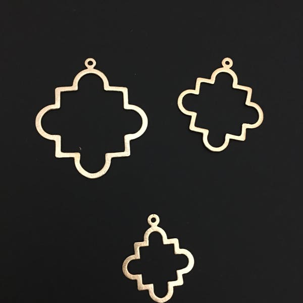 A Pack of 15to 6Pcs Geometric Earring Component Gold Finish /Silver Plated. Available in 6 Sizes:70X64,55X50mm,47X41mm,36X31mm,37X34mm,22X20