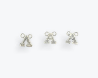 Conector com pingente de letra "A" em prata esterlina com argolas (3 peças)