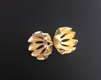 8 Pcs Of pack  of End Caps,  Gold Finish And Silver Plated Fancy End Cap E-Coated, End Cap. Size: 10X12mm .