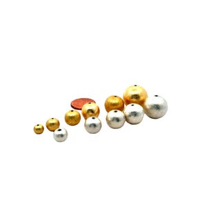 1 Strang Runde Perlen |  Gebürstet | Anti angelaufen | Kupfer/Messing Perlen | Gold Finish und versilbert |  Größe- 6, 8, 10, 12, 14, 16 mm