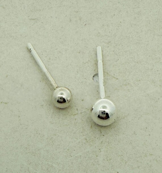 Orecchini a perno in argento sterling: sfera da 4 mm, gioielli eleganti - Italia