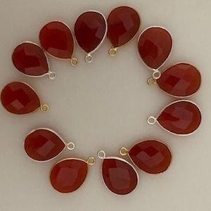 Red Onyx  Bezel Pack of Six Piece One Loop Real Gold Plated and Sterling Silver 925 Red Onyx  Pear Shape, Size : 12mmX15mm.