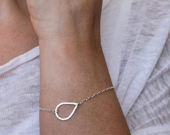 Silver Teardrop Bracelet - Adjustable Fit Stacking bracelet - Hammered Finish - Recycled Silver - Dainty Chain Bracelet