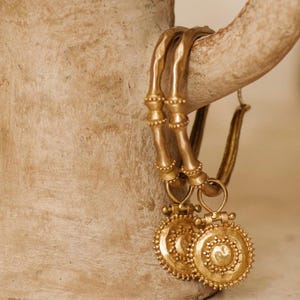 Ny kollektion, Stora creoler, THE KAVANI HOOPS, Mässingsörhängen, statementörhängen, Tidlösa smycken, Boho örhängen