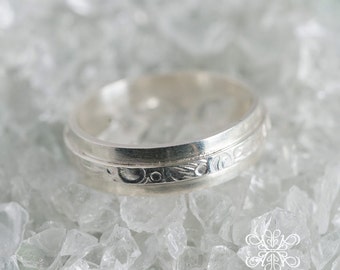 Anillo en relieve floral de plata de ley, anillo de bodas elegante de plata de ley hecho a mano, anillo de contraste de plata, anillo de tamaño M, anillo de diseño floral