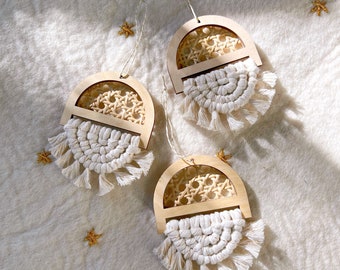 Boho Cane Macrame Ornament in Cream / Rattan /Christmas Ornament / Boho Christmas Decor / Stocking Stuffer / Mini Wall Hanging