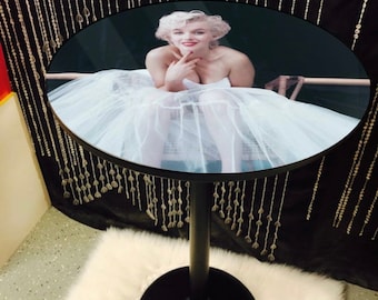 Marilyn Monroe - Marilyn Monroe decor - Marilyn Monroe art - elvis presley - Marilyn gifts - pub tables - man cave - man cave decor - kitche